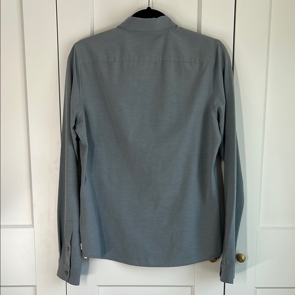 Vuori Gray Long Sleeve Bridge Button Down Shirt | Small - Picture 4 of 7